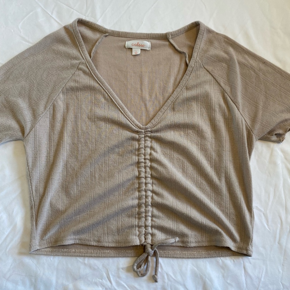 🤍COLSIE V NECK!